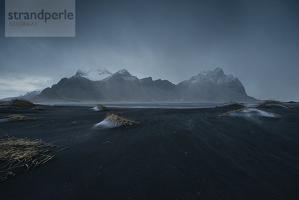 Island  Vestrahorn im Sturm