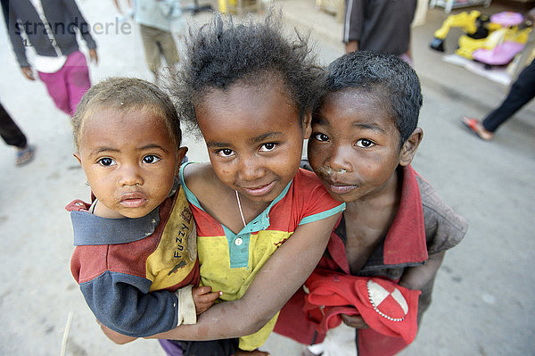 Madagaskar  Fianarantsoa  Obdachlose Kinder  Portrait
