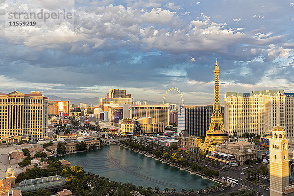 USA  Nevada  Las Vegas  Strip  Hotels und Eiffelturm