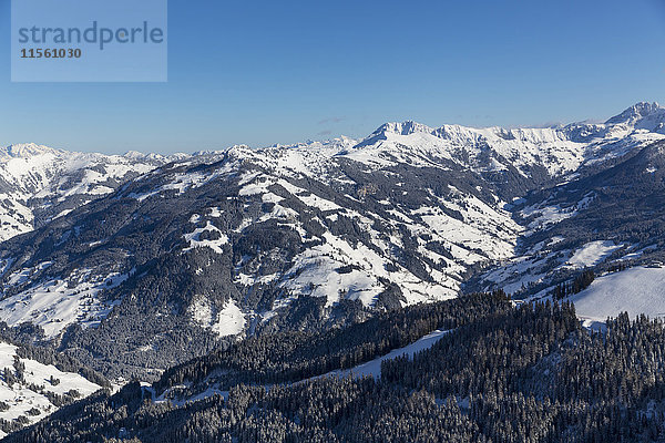 Österreich  Salzburger Land  St. Johann im Pongau  Radstädter Tauern mit Ennskraxn im Winter von der Bergstation Fulseck aus gesehen.