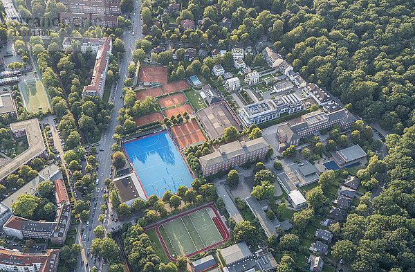 Deutschland  Hamburg  Luftaufnahme von Hamburg-Nord mit Tennis- und Hockeysportplätzen