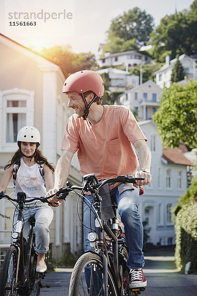 Deutschland  Hamburg  Blankenese  E-Bikes für die ganze Familie