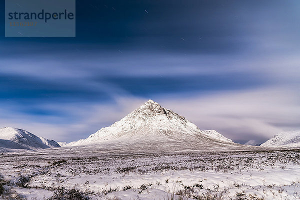 UK  Schottland  Glencoe  Buachaille Etive Mor im Winter nachts