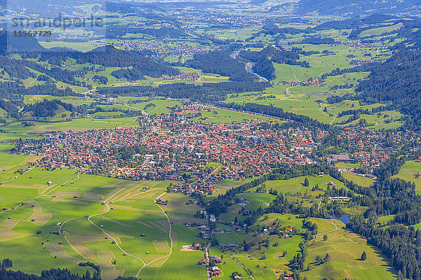 Deutschland  Bayern  Stadtbild von Oberstdorf von Himmelschrofen aus gesehen
