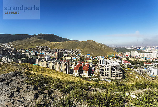 Neue Wohnungen in UB City am Fuße des Zaisan-Hügels. Es wird gehofft  dass einige Menschen aus dem Ger-Distrikt in dieses Gebiet ziehen werden  damit sie Zugang zu öffentlichen Einrichtungen haben; Ulaanbaatar  Mongolei'