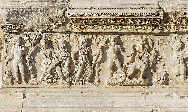 Detail des Bühnengebäudes des Apollo und Artemis gewidmeten Theaters  Hierapolis-Pamukkale; Denizli  Türkei'.