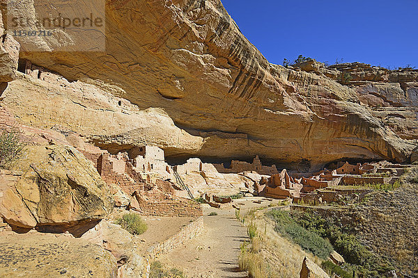 USA  Colorado  Pueblo-Ruine Long House unter Felsen im Mesa Verde National Park