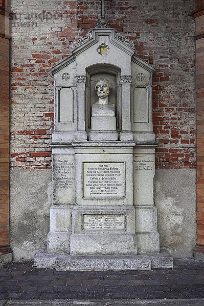 Grabmal von Ludwig Michael von Schwanthaler  1802-1848  bayerischer Bildhauer  Südfriedhof  München  Bayern  Deutschland  Europa