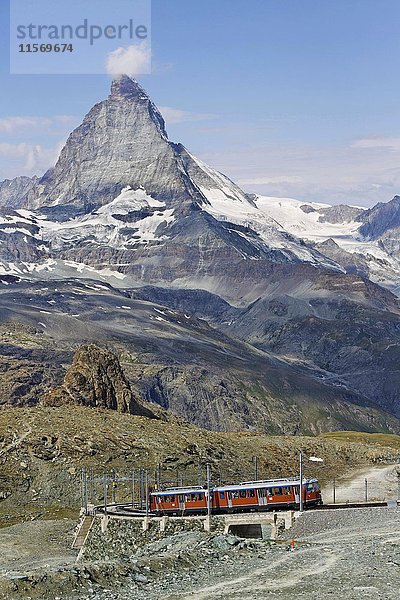 Gornergratbahn vor dem Matterhorn  Monte Cervino  Walliser Alpen  Schweiz  Europa
