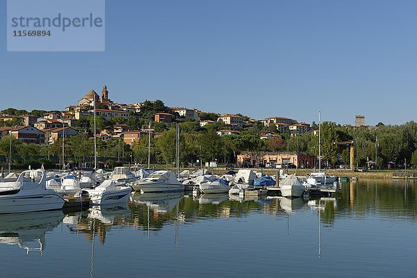 Hafen  Castiglione del Lago  Trasimeno-See  Umbrien  Italien  Europa