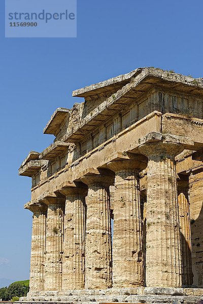 Griechischer dorischer Tempel  Tempel der Hera  Paestum archäologische Stätte von Paestum  Capaccio Paestum  Kampanien  Italien  Europa