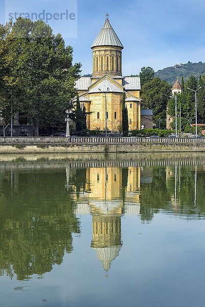 Sioni Kathedrale und Mtkvari Fluss  Tiflis  Georgien  Asien