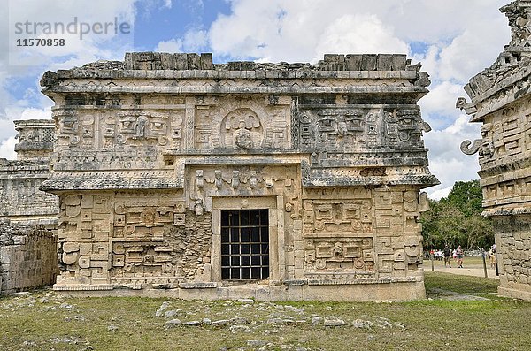 Anexo de las Monjas  Haus der Nonnen  historische Maya-Stadt Chichen Itza  Piste  Yucatan  Mexiko  Mittelamerika