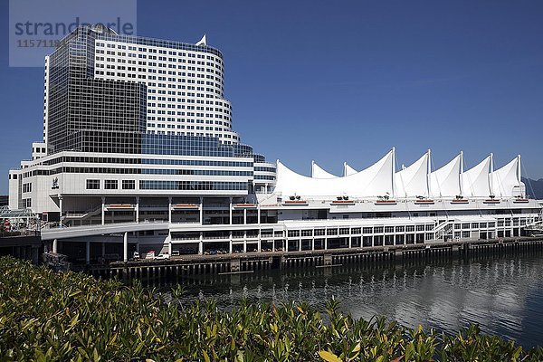 Pan Pacific Hotel mit Messe- und Kongresszentrum Kanada Platz mit segelähnlichem Bau  Architekt Ed Zeidler  Vancouver  British Columbia Province  Kanada  Nordamerika