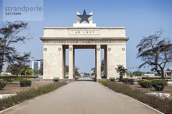 Unabhängigkeitsbogen  Freiheit und Gerechtigkeit  Accra  Ghana  Afrika