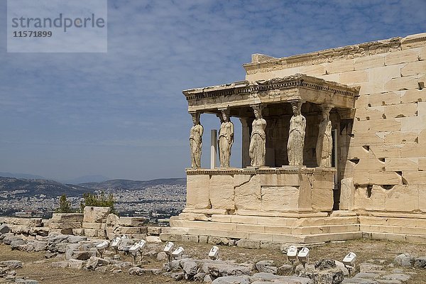 Erechtheion-Tempel mit Karyatiden  Karyatiden-Vorhalle  Akropolis  Athen  Griechenland  Europa