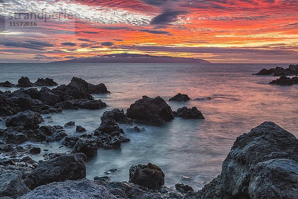 Blick auf La Gomera  Sonnenuntergang  Playa de San Juan  Teneriffa  Spanien  Europa