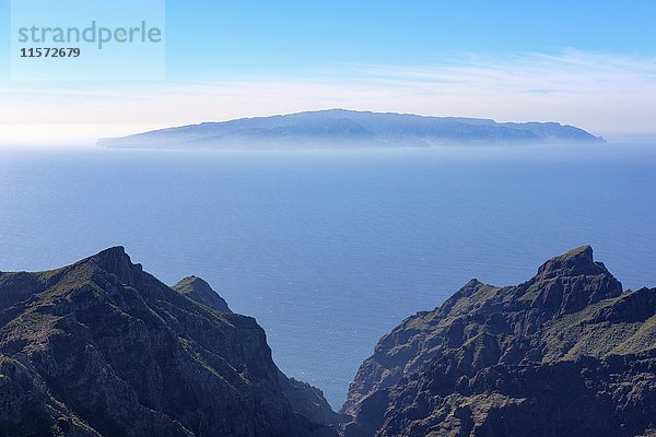 Masca-Schlucht  Blick vom Pico Verde  Teno-Gebirge  Teno Rural Park  hinten La Gomera  Teneriffa  Kanarische Inseln  Spanien  Europa