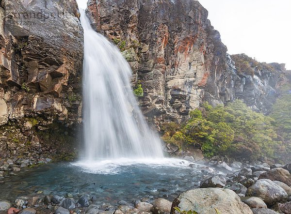 Taranaki Falls  Wasserfall  Tongariro National Park  Nordinsel  Neuseeland  Ozeanien
