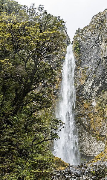 Devils Punchbowl Falls  Wasserfall  Arthur's Pass  Region Canterbury  Südland  Neuseeland  Ozeanien