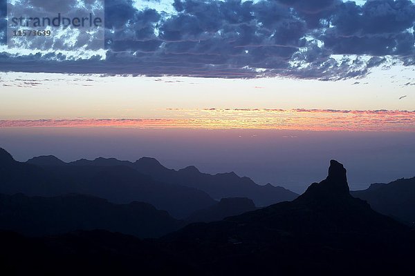 Wolkenformation  Abendstimmung Blick vom Mirador Degollada de Becerra  Gran Canaria  Kanarische Inseln  Spanien  Europa