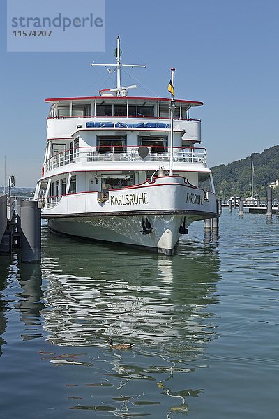 Kreuzfahrtschiff im Hafen  Bregenz  Bodensee  Vorarlberg  Österreich  Europa