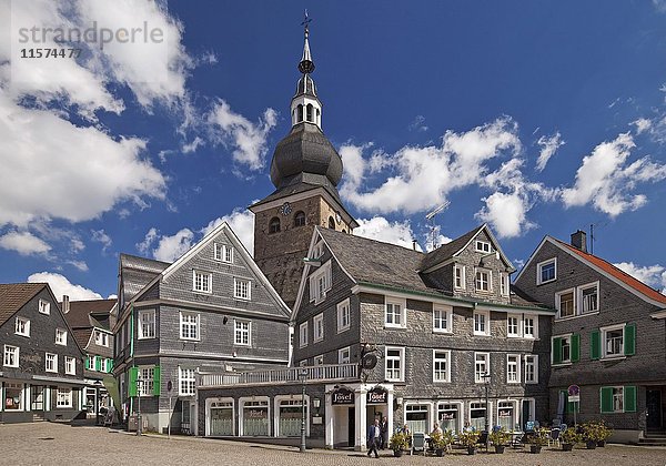 Historisches Zentrum mit der evangelischen Stadtkirche  Remscheid-Lennep  Bergisches Land  Nordrhein-Westfalen  Deutschland  Europa