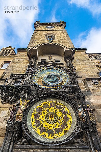 Astronomische Uhr am Rathausturm  Altes Rathaus  Altstädter Ring  historisches Zentrum  Prag  Böhmen  Tschechische Republik  Europa