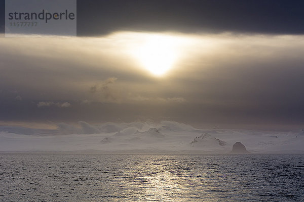 Sonnenuntergang auf Livingstone Island  englische Meerenge  Antarktis