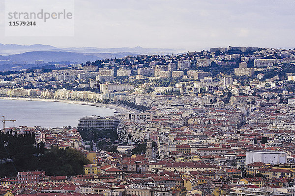 Frankreich  Südostfrankreich  Nizza  Luftaufnahme der Stadt  Hügel von Cimiez  Stadtpanorama  Baie des Anges