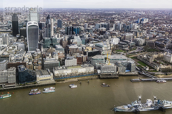 Großbritannien  London  die Themse und die Stadt