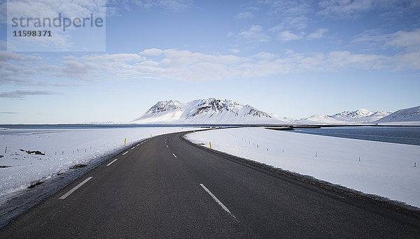 Island  leere Landstraße