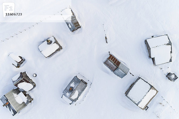 Luftaufnahme von Gebäuden im Winter