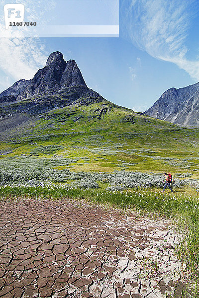 Rissiger Boden im Gebirge