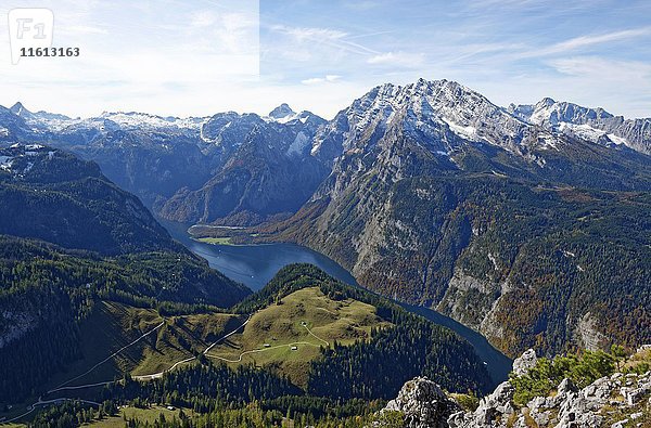 Blick vom Jenner auf Königssee und Watzmann  Nationalpark Berchtesgaden  Berchtesgadener Alpen  Landkreis Berchtesgadener Land  Oberbayern  Bayern  Deutschland  Europa