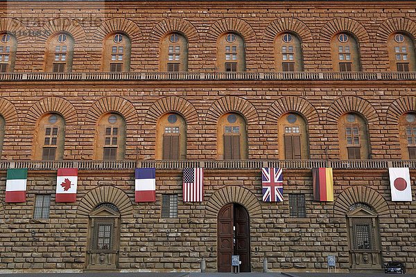 Flaggen der G7-Länder im Palazzo Pitti  G7-Gipfel April 2017  Florenz  Toskana  Italien  Europa