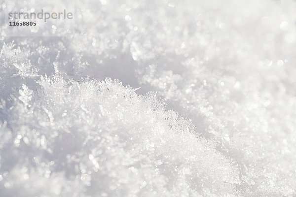 Nahaufnahme von Schnee-Eiskristallen