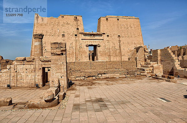 Pylon  Horus-Tempel  Edfu  Ägypten  Afrika