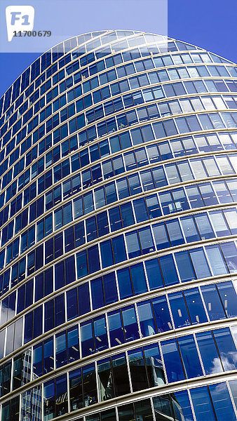 UK  England  London  Fassade eines modernen Bürogebäudes