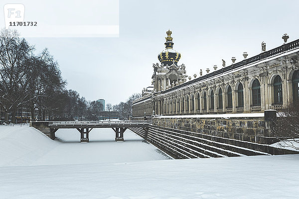 Deutschland  Dresden  Zwinger im Winter