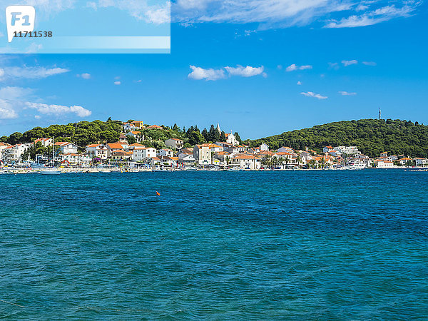 Kroatien  Split  Blick vom Meer auf die Stadt