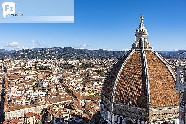 Italien  Toskana  Florenz  Kuppel der Basilika Santa Maria del Fiore und Stadtbild
