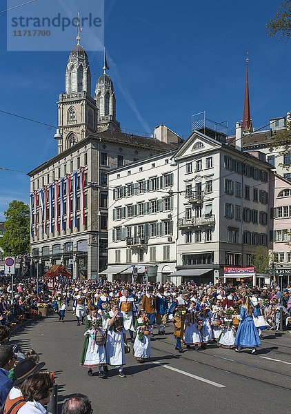 Trachtenumzug der Zünfte  Sechseläuten  Frühlingsfest  Zürich  Kanton Zürich  Schweiz  Europa