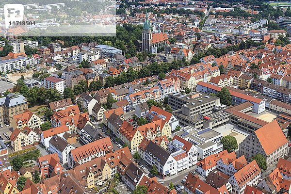 Blick von der Ulmer Kathedrale  historisches Zentrum mit Kirche St. Georg  Ulm  Baden-Württemberg  Deutschland  Europa