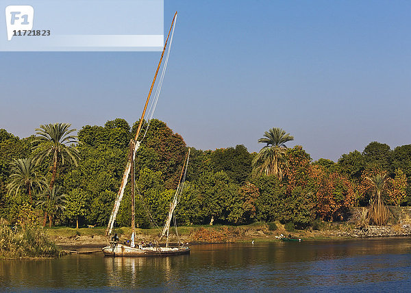 Feluke an den Ufern des Nils; Ägypten'.