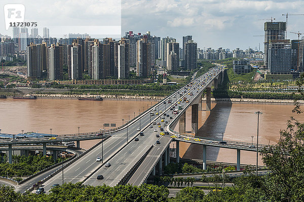 Brücke über den Jangtse-Fluss; Chongqing  China'.