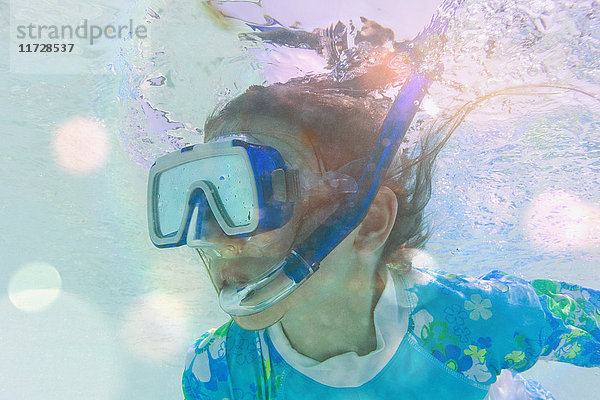 Close up Mädchen Schnorcheln unter Wasser