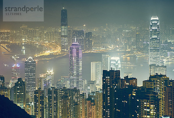 Stadtbild bei Nacht  Victoria Peak  Hongkong