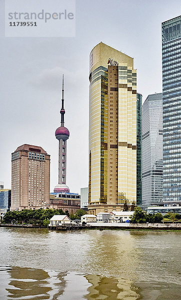 Orientalischer Perlenturm  Pudong  Shanghai  China