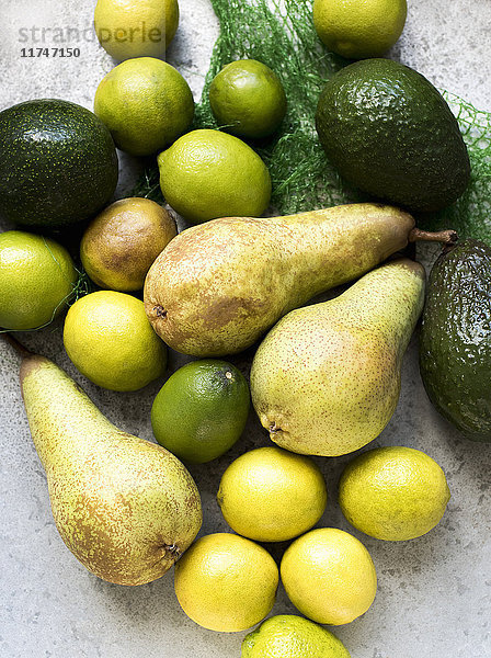 Draufsicht auf die gelb und grün gefärbten Früchte